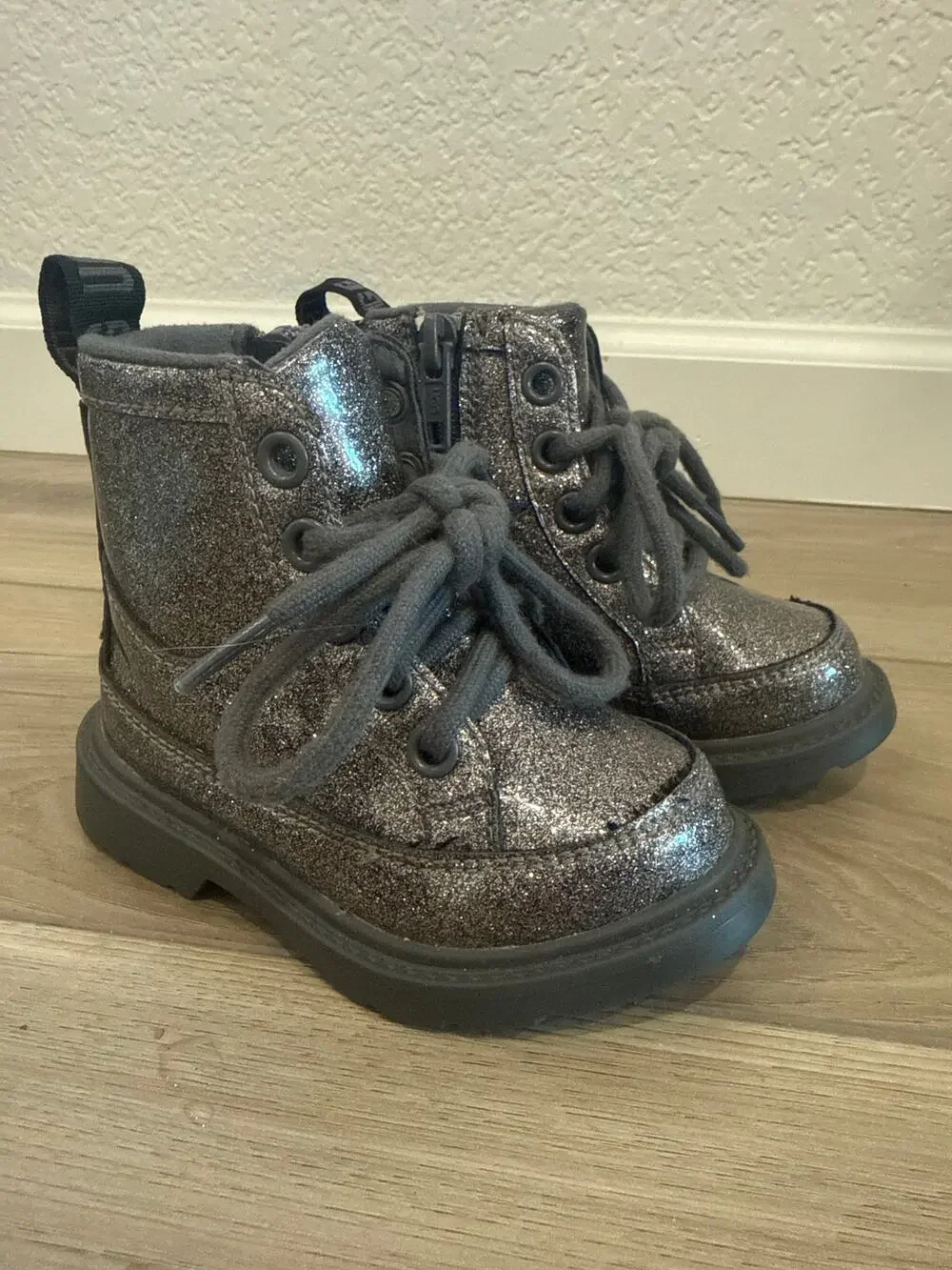 UGG Robley Glitter Boots Toddler Girls Sz 6 Gray Combat Boots Side Zip